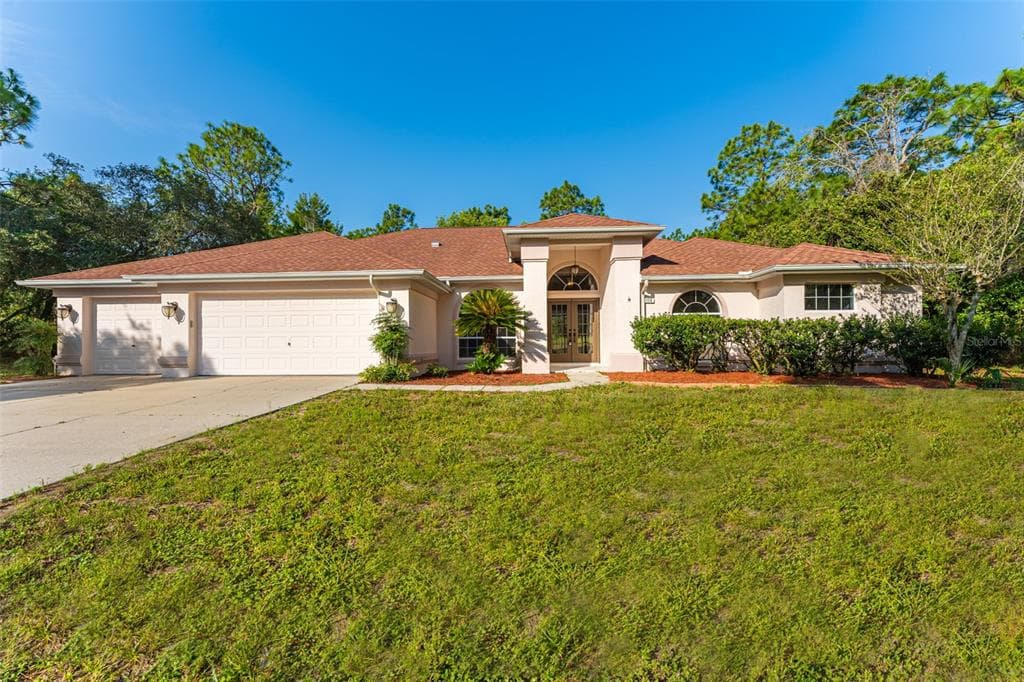 114 OAK VILLAGE BOULEVARD S