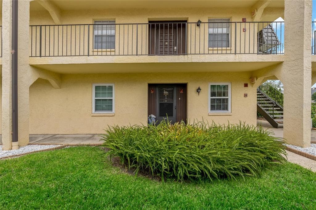 8699 BARDMOOR BOULEVARD UNIT 106 SEMINOLE, FL 33777