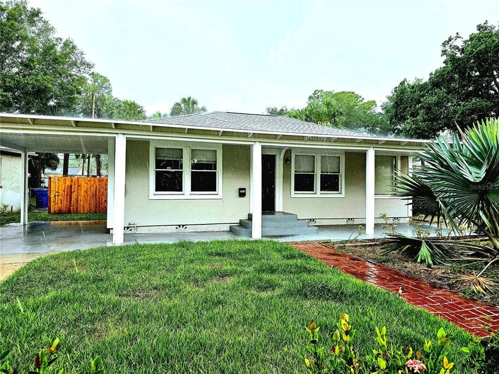 2835 VALENCIA WAY S ST PETERSBURG, FL 33705