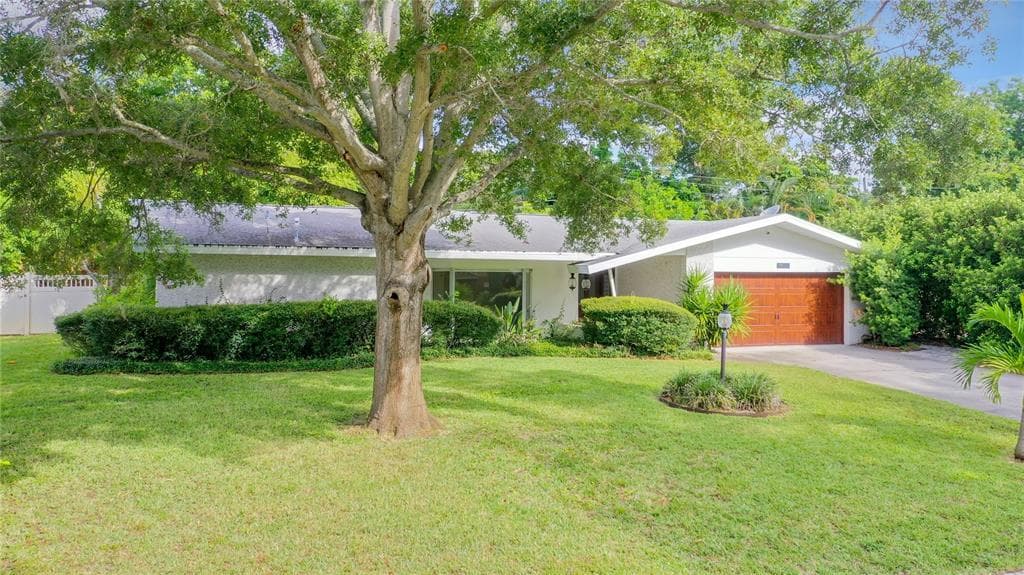 826 FOUNTAINHEAD DRIVE LARGO, FL 33770