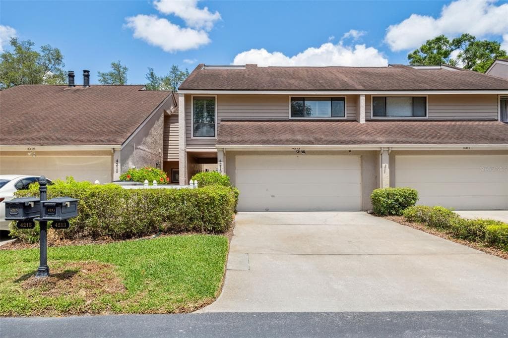 4213 HARTWOOD LANE TAMPA, FL 33618