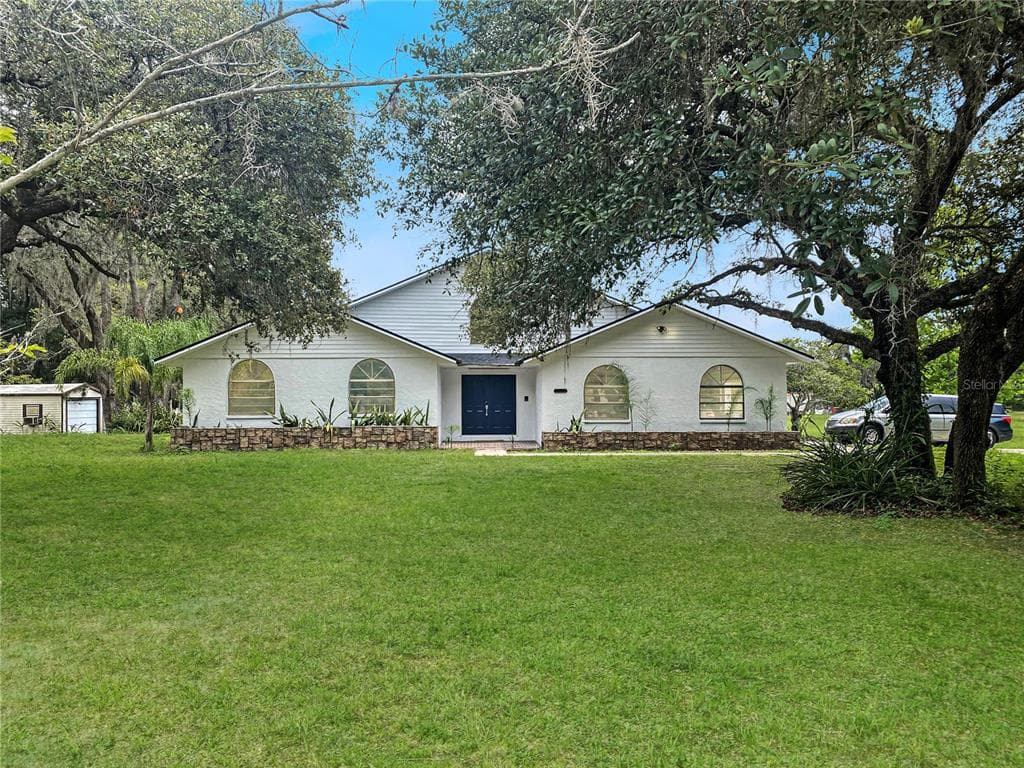 8320 SANDEN DRIVE WESLEY CHAPEL, FL 33545