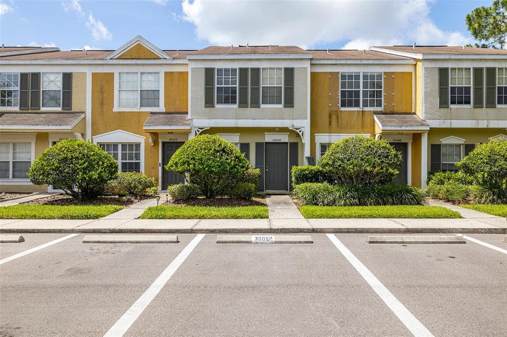 30050 GRANDA HILLS COURT WESLEY CHAPEL, FL 33543