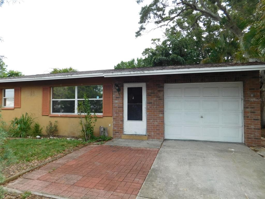 506 8TH AVENUE SW LARGO, FL 33770