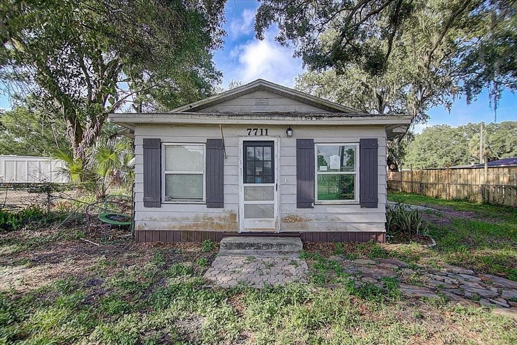 7711 SYMMES ROAD GIBSONTON, FL 33534