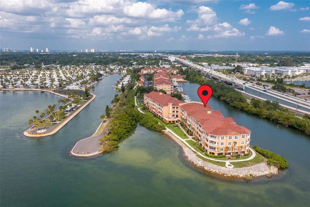 5000 CULBREATH KEY WAY UNIT 9118 TAMPA, FL 33611