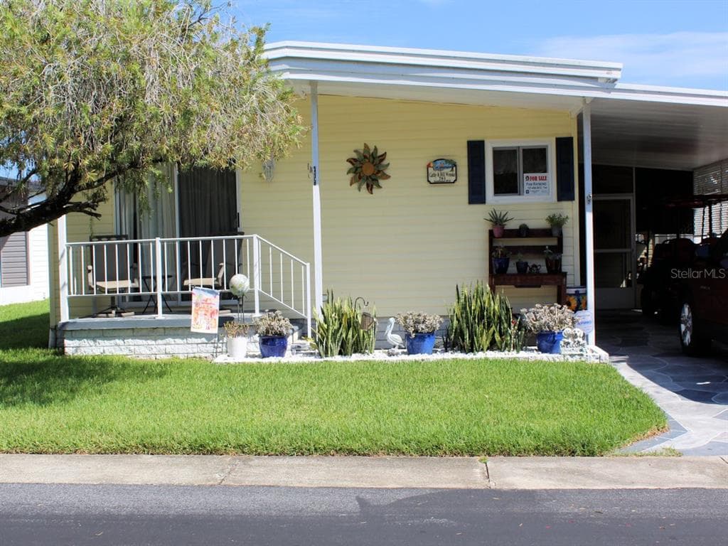 761 ROYAL PALM CIRCLE LARGO, FL 33778