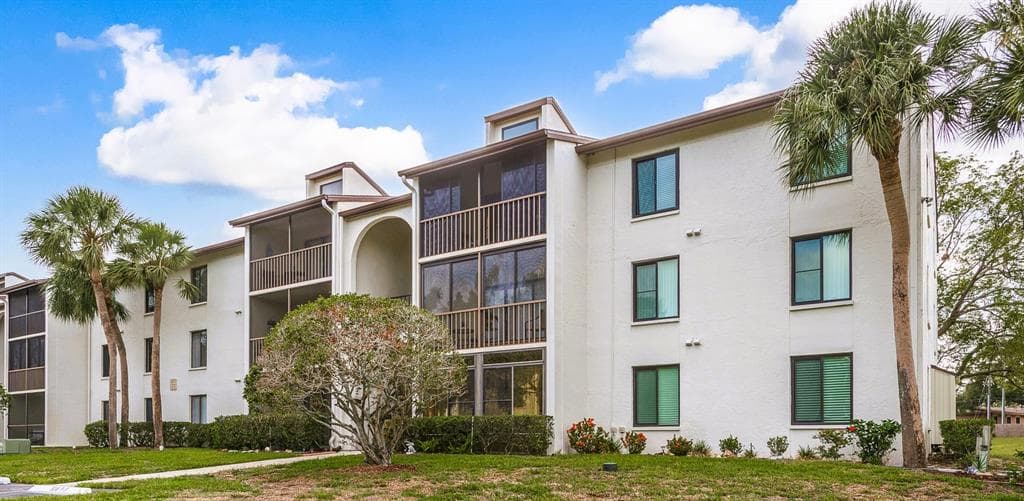 1871 PINE RIDGE WAY W UNIT F2 PALM HARBOR, FL 34684