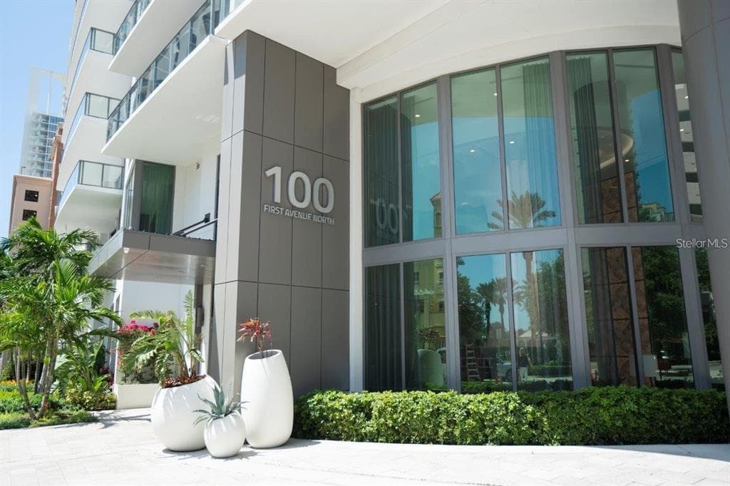 100 1ST AVENUE N UNIT 2207 ST PETERSBURG, FL 33701