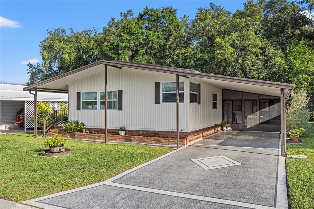35056 WAGNER WAY ZEPHYRHILLS, FL 33541