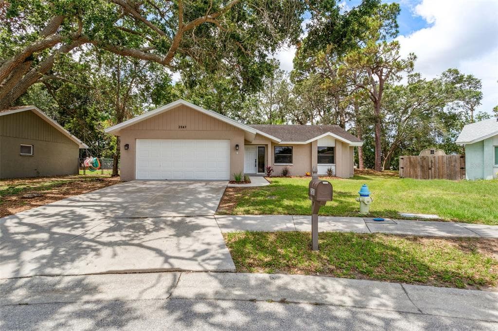 2567 BRIAR OAK CIRCLE SARASOTA, FL 34232