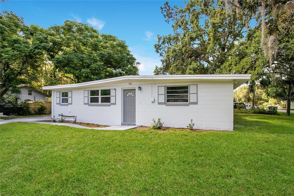 612 MARIANNA ROAD AUBURNDALE, FL 33823