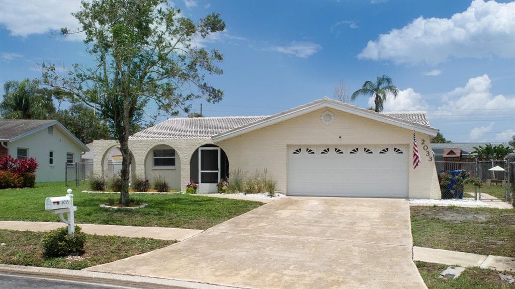2033 BRIARWOOD STREET DUNEDIN, FL 34698
