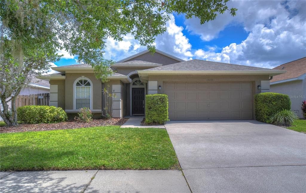 19218 GARDEN QUILT CIRCLE LUTZ, FL 33558