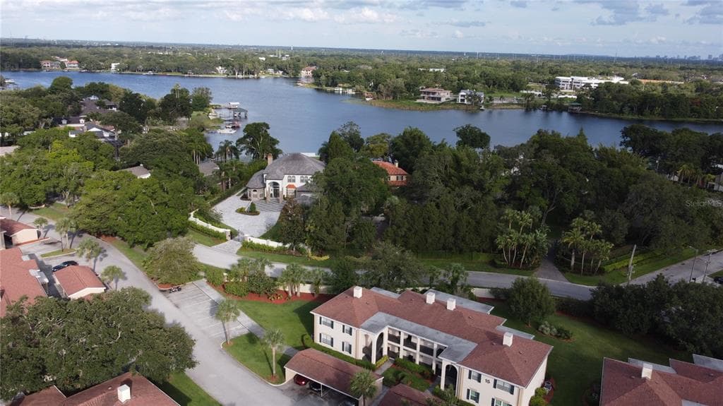10361 CARROLLWOOD LANE UNIT 156 TAMPA, FL 33618