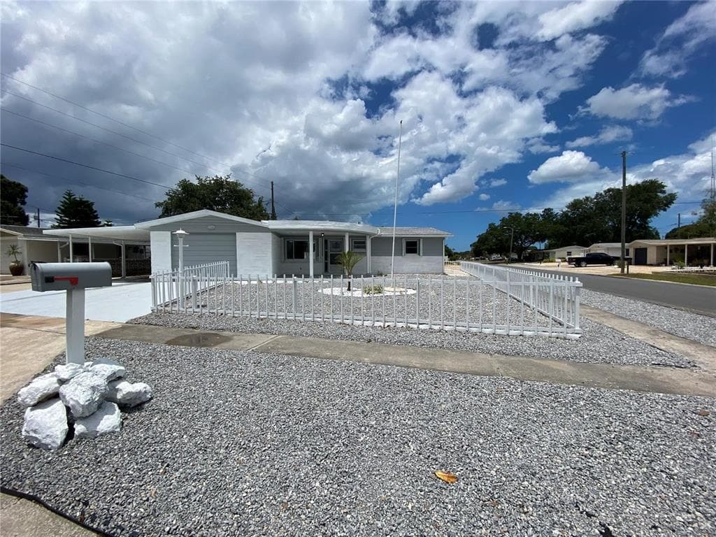 2223 SHANNON DRIVE HOLIDAY, FL 34690