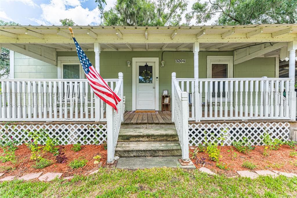 3204 E TRAPNELL ROAD PLANT CITY, FL 33566