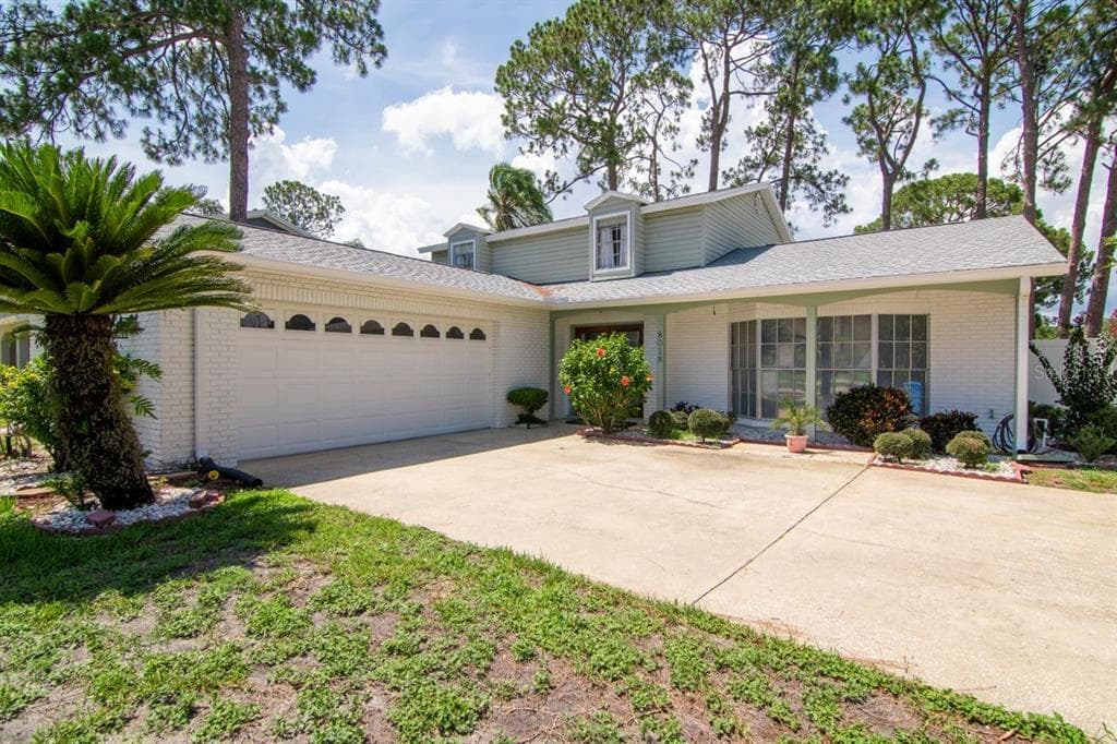 8018 GREENSHIRE DRIVE TAMPA, FL 33634