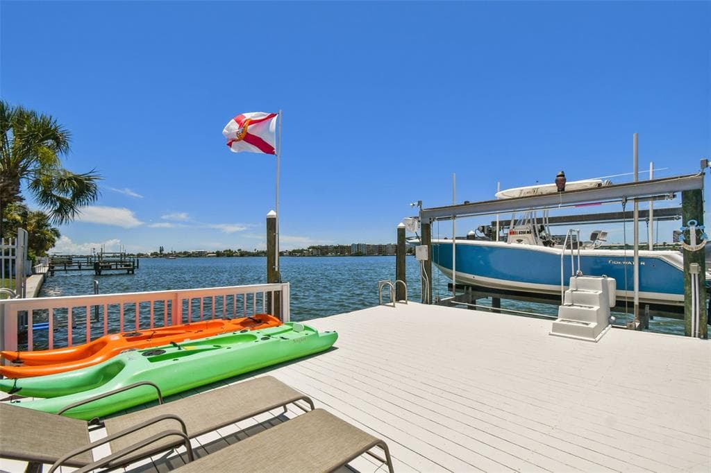1461 SEA GULL DRIVE S ST PETERSBURG, FL 33707