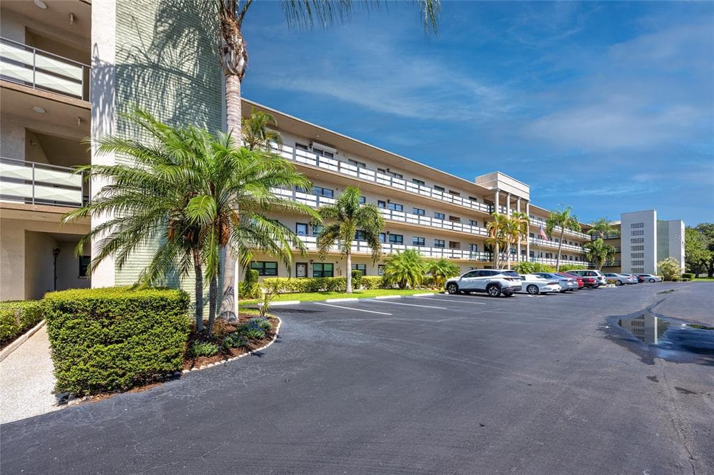 6080 80TH STREET N UNIT 411 ST PETERSBURG, FL 33709