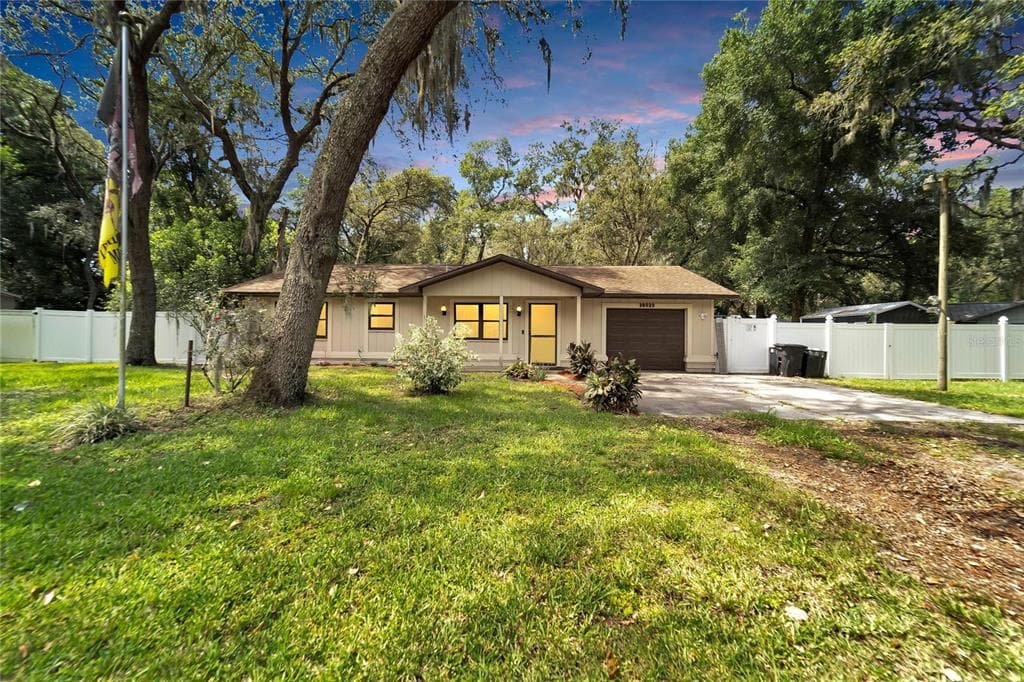 38020 PALM GROVE DRIVE ZEPHYRHILLS, FL 33542