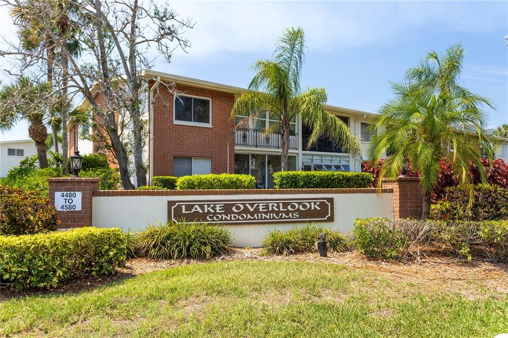 4480 OVERLOOK DRIVE NE UNIT 25 ST PETERSBURG, FL 33703
