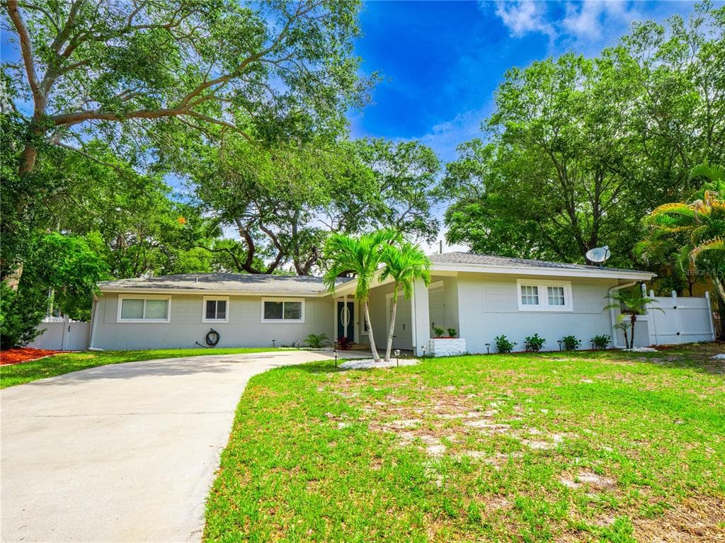 1554 LINWOOD DRIVE CLEARWATER, FL 33755