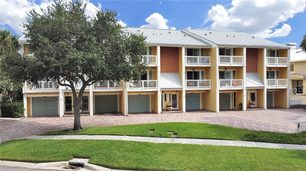 234 DOLPHIN POINT UNIT 5 CLEARWATER, FL 33767