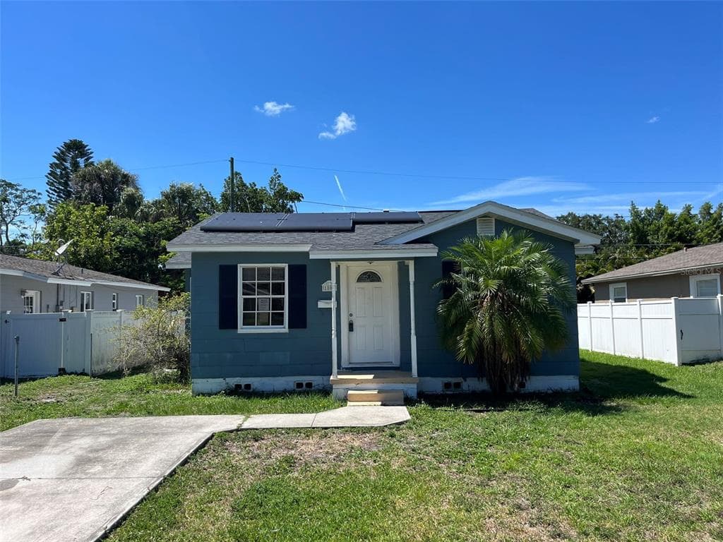 1809 SHORE ACRES BOULEVARD NE ST PETERSBURG, FL 33703