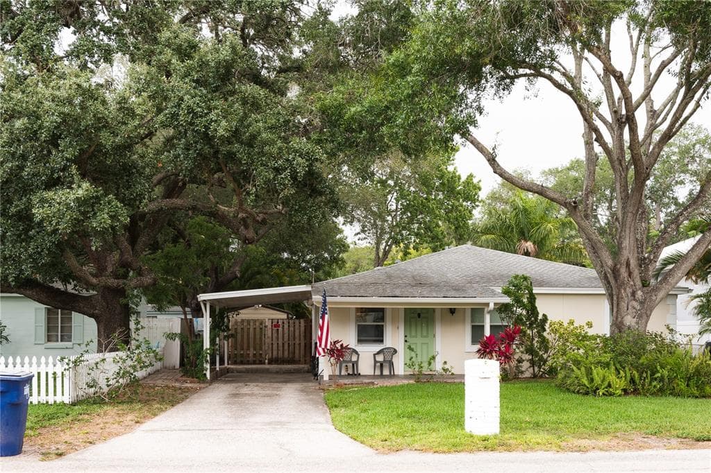 4727 W WALLCRAFT AVENUE TAMPA, FL 33611