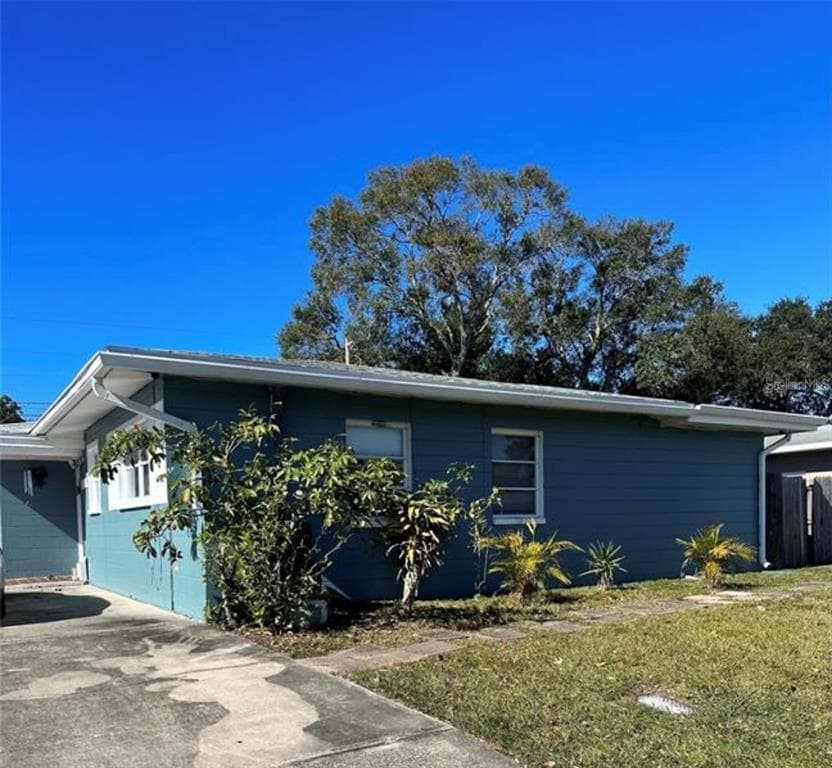 1601 74TH AVE N ST PETERSBURG, FL 33702