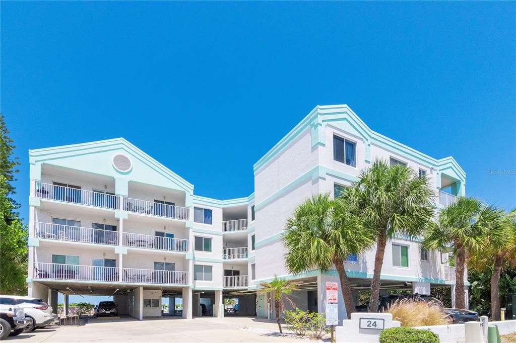 24 GULF BOULEVARD UNIT 2B INDIAN ROCKS BEACH, FL 33785