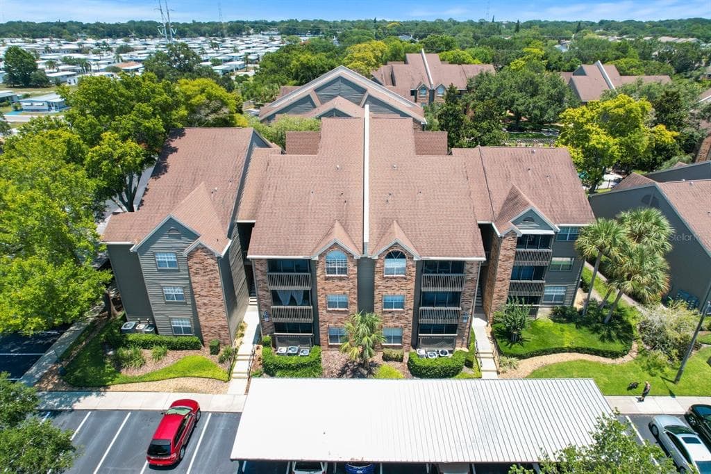 2500 WINDING CREEK BOULEVARD UNIT E204 CLEARWATER, FL 33761