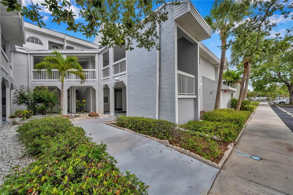 6939 STONES THROW CIRCLE N UNIT 6101 ST PETERSBURG, FL 33710
