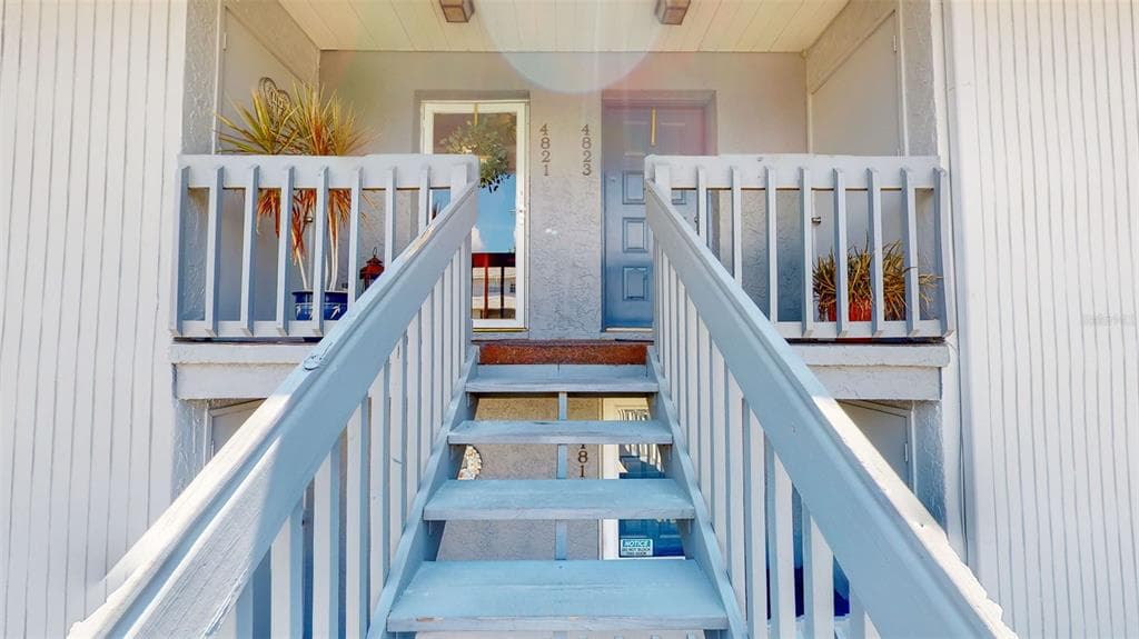 4821 W MCELROY AVENUE UNIT D210 TAMPA, FL 33611