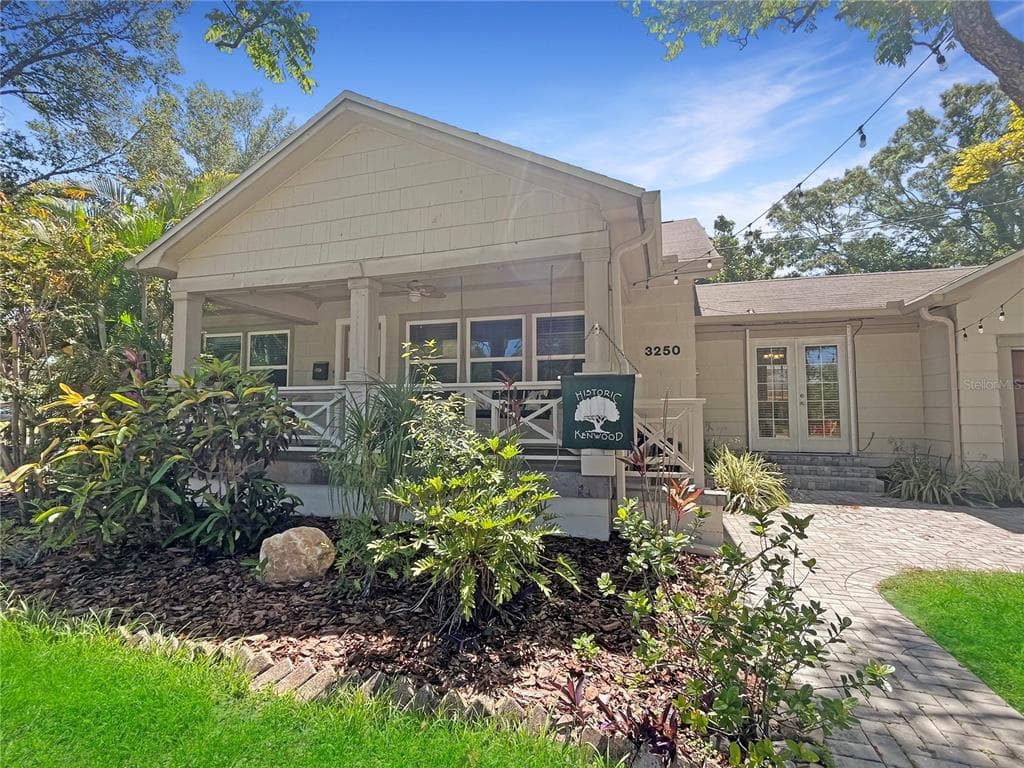 3250 9TH AVENUE N ST PETERSBURG, FL 33713