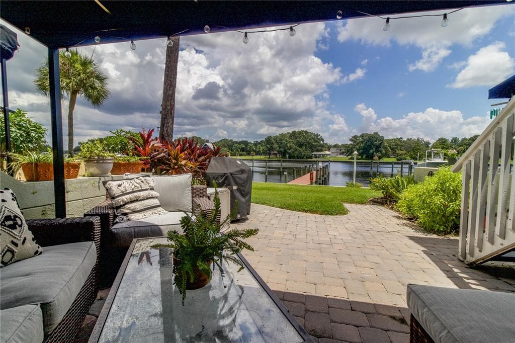 2424 W TAMPA BAY BOULEVARD UNIT F106 TAMPA, FL 33607