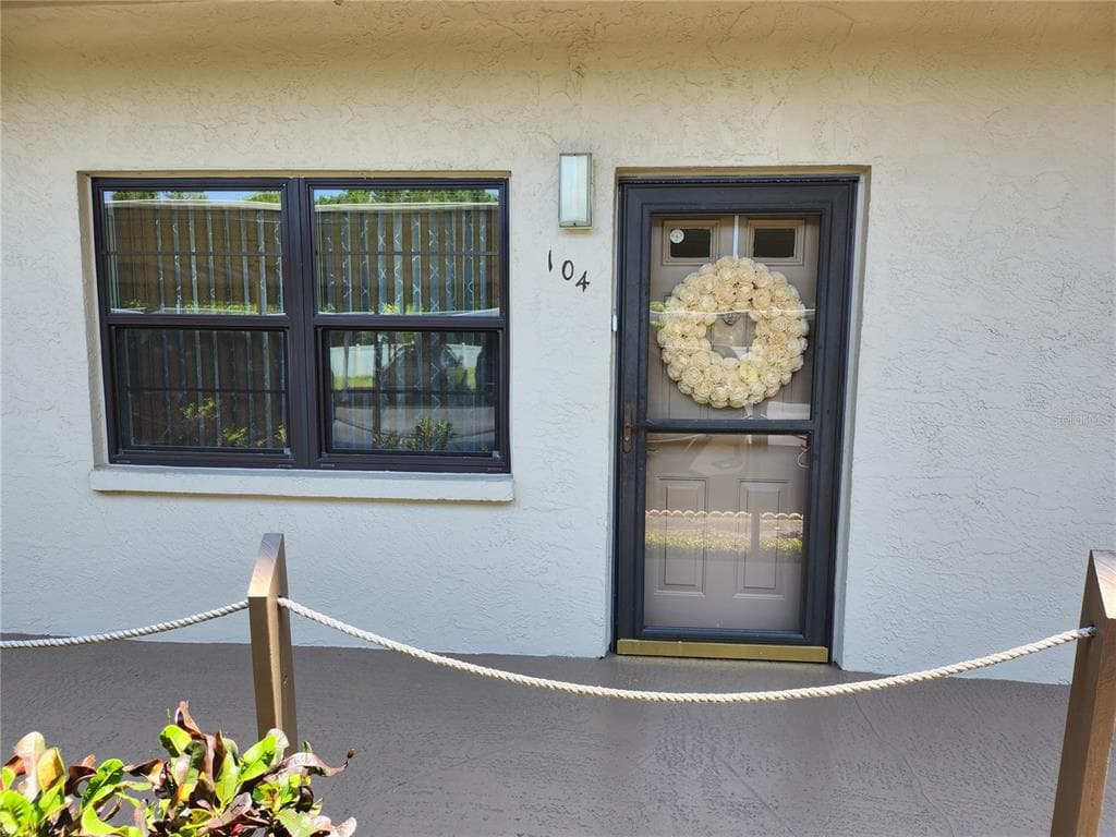 6190 80TH STREET N UNIT 104 ST PETERSBURG, FL 33709
