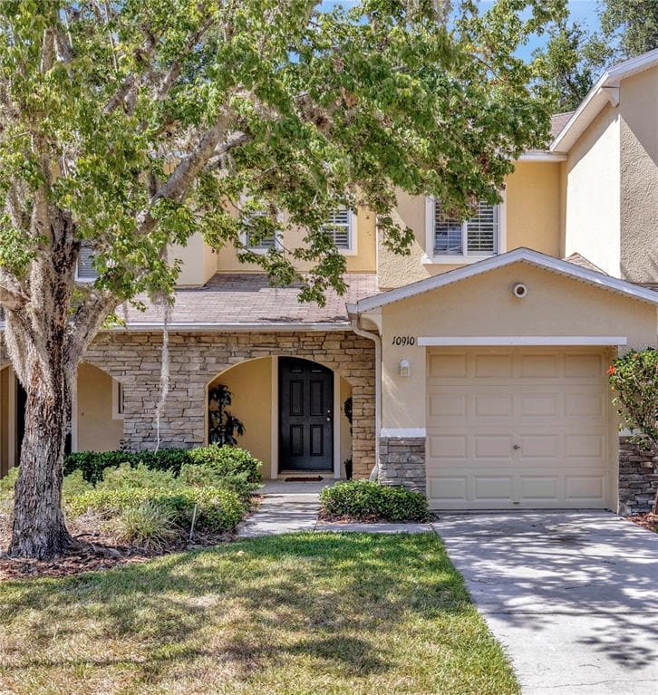 10910 KENSINGTON PARK AVENUE RIVERVIEW, FL 33578