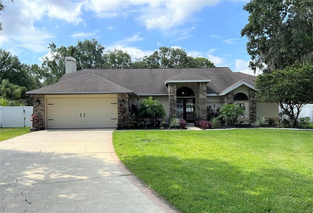 1903 CARRIAGE COURT PLANT CITY, FL 33566