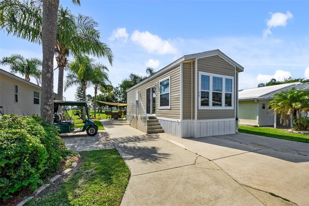 219 LILY CREEK WAY FROSTPROOF, FL 33843