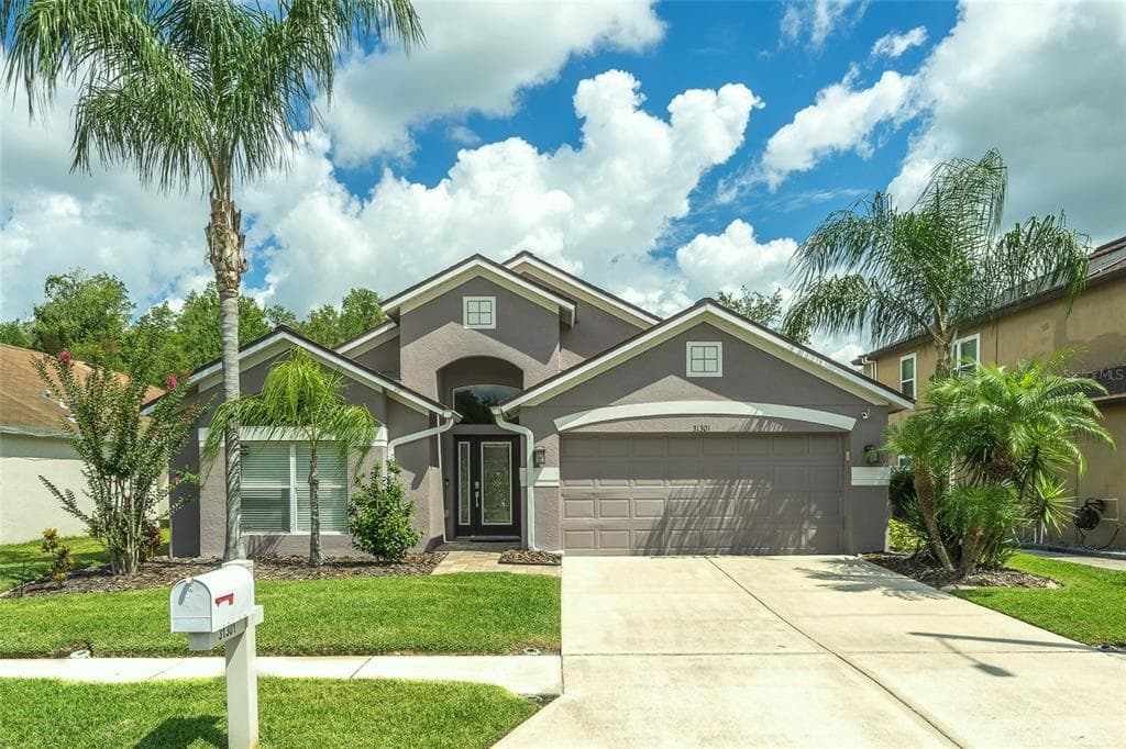 31301 CHATTERLY DRIVE WESLEY CHAPEL, FL 33543