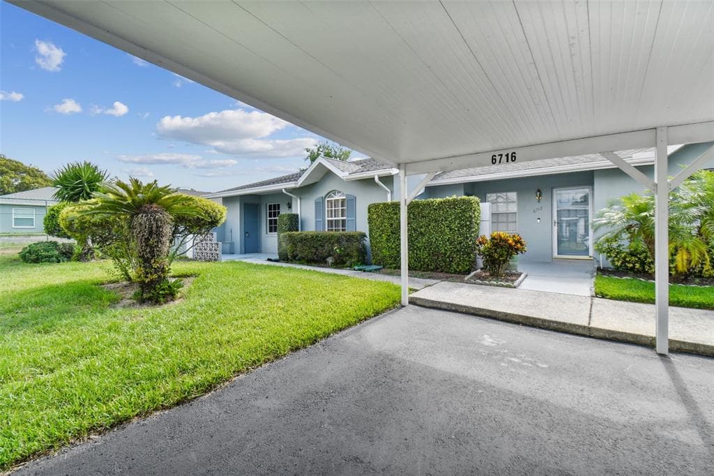 6716 HOLLY COURT ZEPHYRHILLS, FL 33542