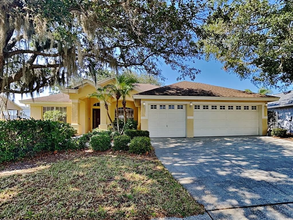 1055 SAWGRASS DRIVE TARPON SPRINGS, FL 34689