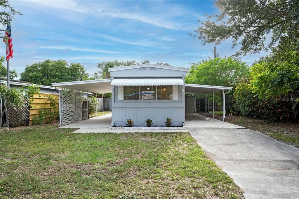 5300 W PINE STREET N ST PETERSBURG, FL 33709