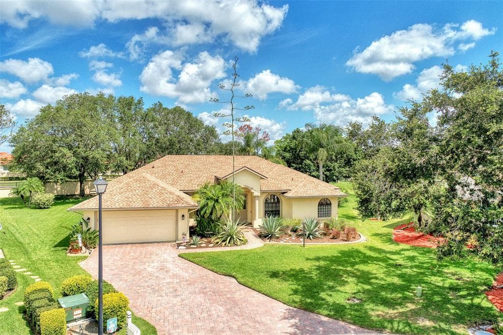 2206 VINTAGE STREET SARASOTA, FL 34240