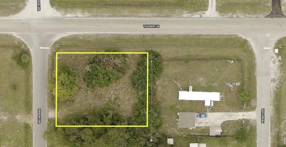 8415 EBSON DRIVE NORTH FORT MYERS, FL 33917