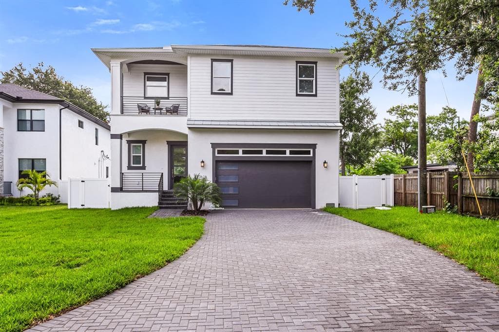3616 E ROYAL PALM CIRCLE TAMPA, FL 33629