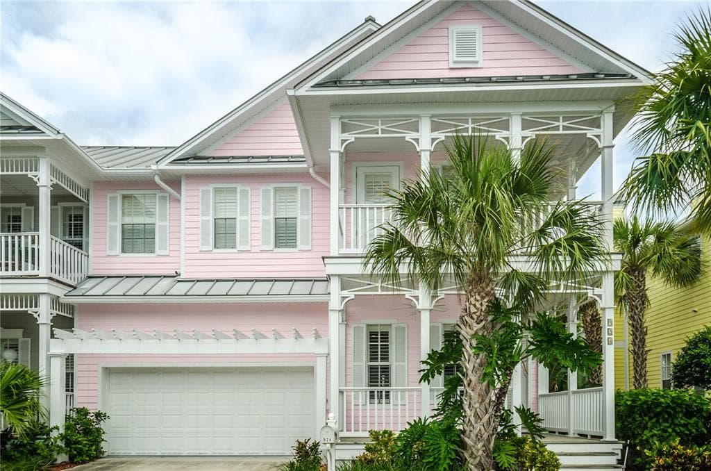 924 HEMINGWAY CIRCLE TAMPA, FL 33602