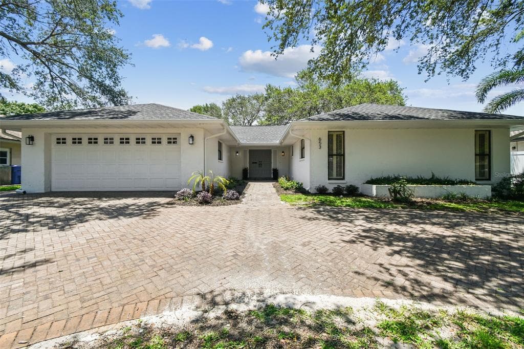 653 RIVIERA BAY DRIVE NE ST PETERSBURG, FL 33702